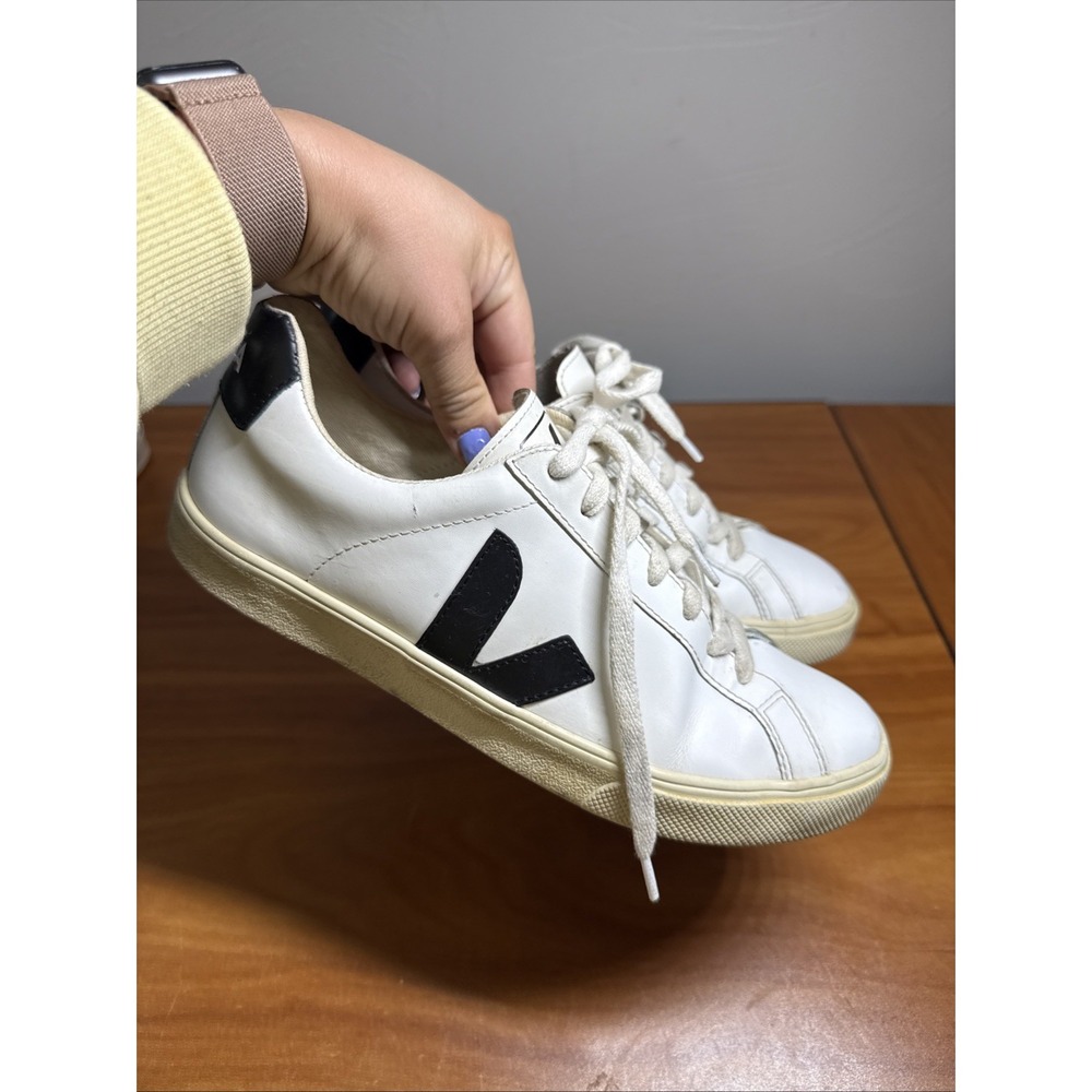 VEJA Campo Low White Leather Black Logo Casual Lace Sneakers Womens 9 EU 40
